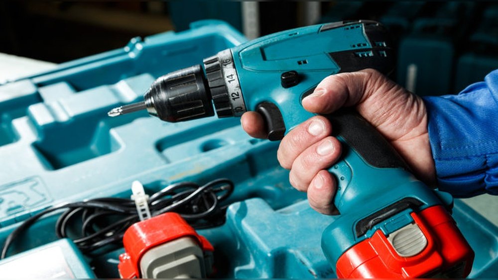 Which is Acceptable When Using Power Tools: Safety Tips Explained