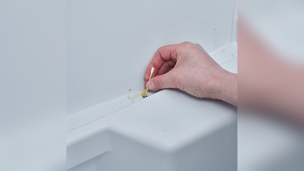 How to Clean Drain Hole at Back of Fridge